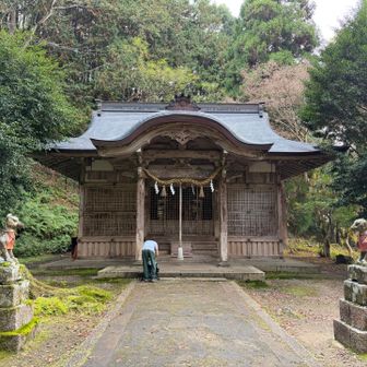 有小山稲荷神社。お賽銭。