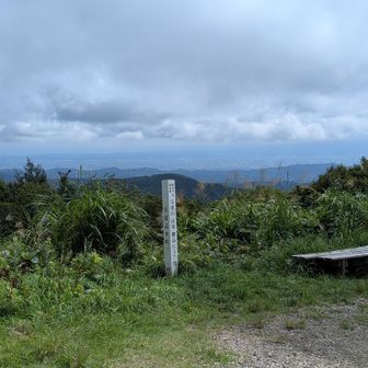 4本目山頂
曇ってるけど礪波平野は見渡せるな
