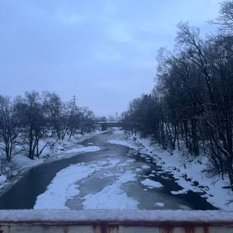 川の氷も増えて来ましたね🧊
無事に下山🏔️感謝です🙏✨

今年1年、ありがとうございました❣️

年末年始も健やかにお過ごしくださいね🎍

来年もよろしくお願いいたします😊