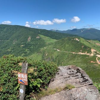 破風岳から毛無峠側、毛無山と御飯岳