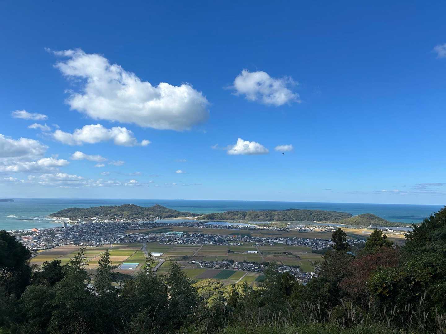 お昼食べてたらどんどん晴れてきた☀️