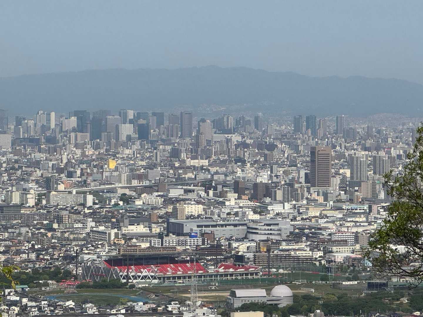都会のビルが立ち並ぶ風景