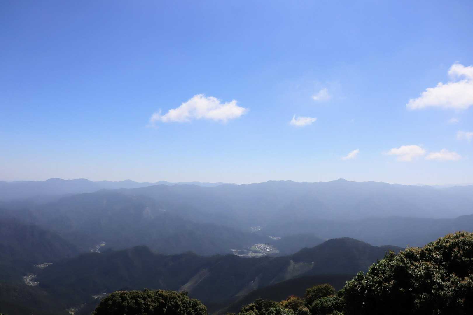 ちょこっと霞んでますが
気持ちいい景色です✨