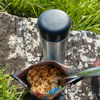 こんな仕上がり
湯で作ったのと同じ、暖かさの違いくらい。
この時期、暖かくなくても問題なし。
美味い😋

スプーン付きですが、ちっこいのでデカいスプーンを持参しました

お腹も整ったし、満足したので帰ります😊