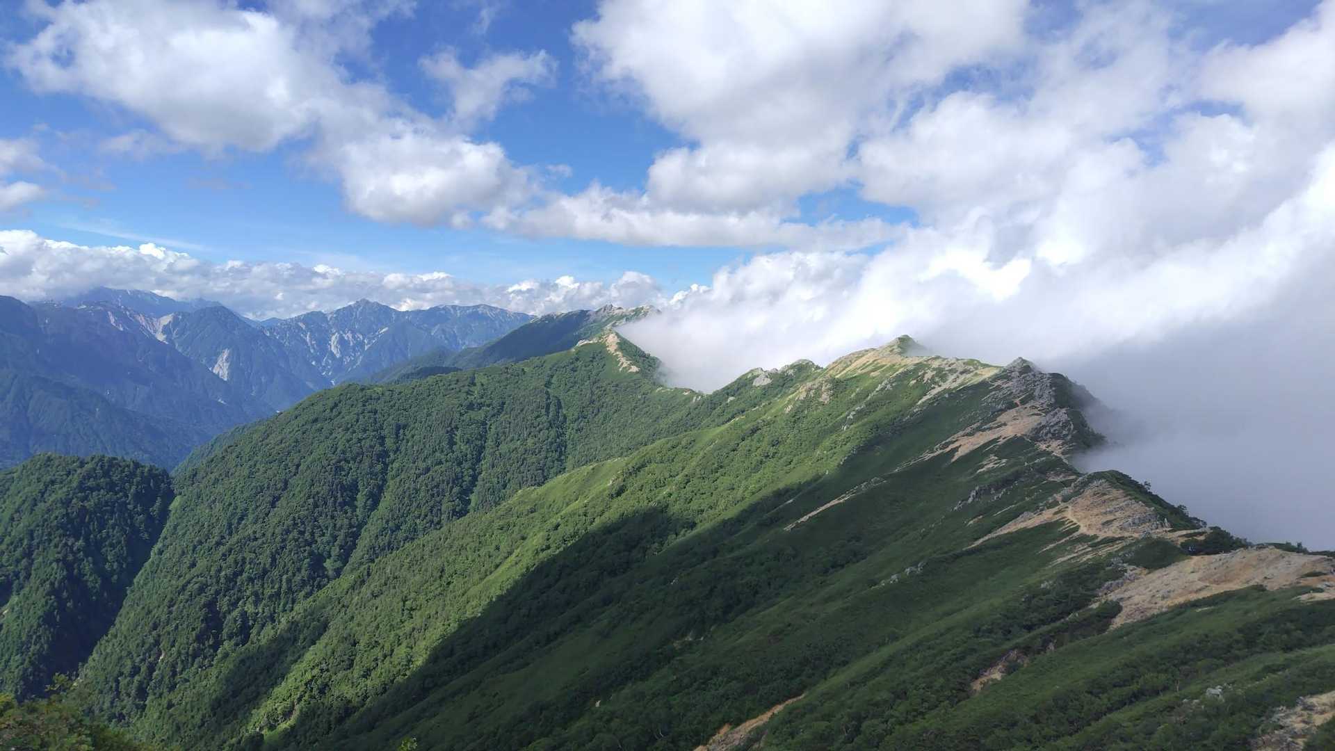 燕山荘から歩いてきた道