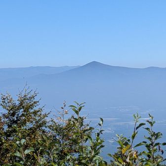 姫神山
七時雨山は見えません