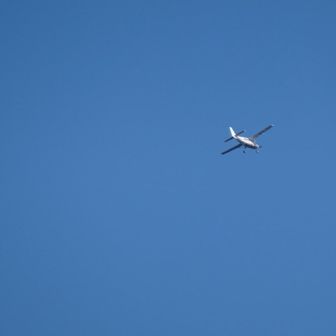 プロペラ機が飛んできました