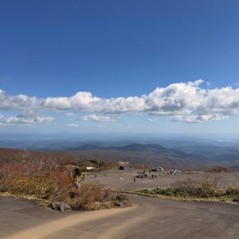 駐車場まで降りてくると青空😂
