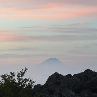 朝ほんのりと見えた富士山がきれいでした😍