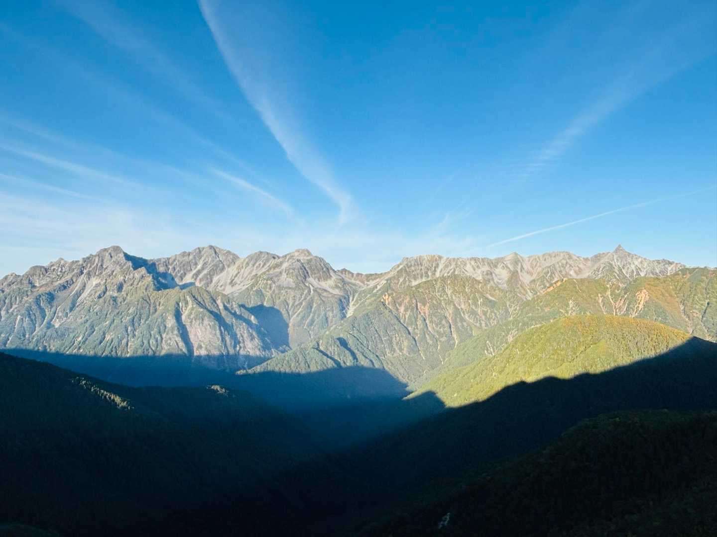 ずっとこの景色を眺めながら歩きます✨
同じとわかっていても何度も撮ってしまう📸