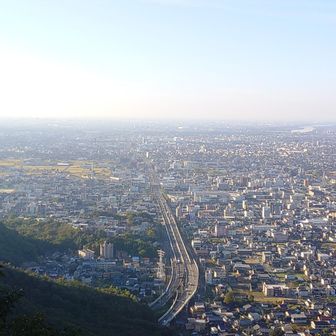 ここから夜景見ると良さそう

ただ、いつもソロなのでロマンチックではない⋯

だが、真の漢にロマンチックなんぞ無用なのだ!!😤