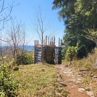 ｢勇気のいる見晴らしのよいトイレ｣
だと。
のぞく勇気すらなし😁