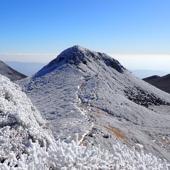 天狗ヶ城に到着！
NEXT中岳