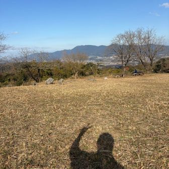 パノラマにテンション上がるわー

と言いいたいが寒いので下ります🥲

