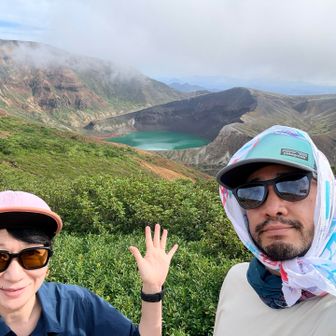 観光登山🥾お釜が見えました〜👏