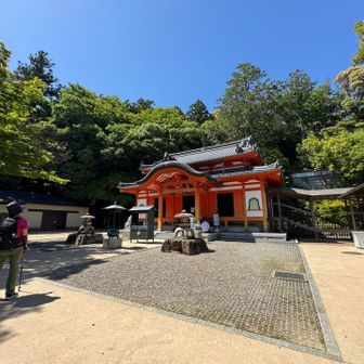 いっぱい登山者いた　奥之院