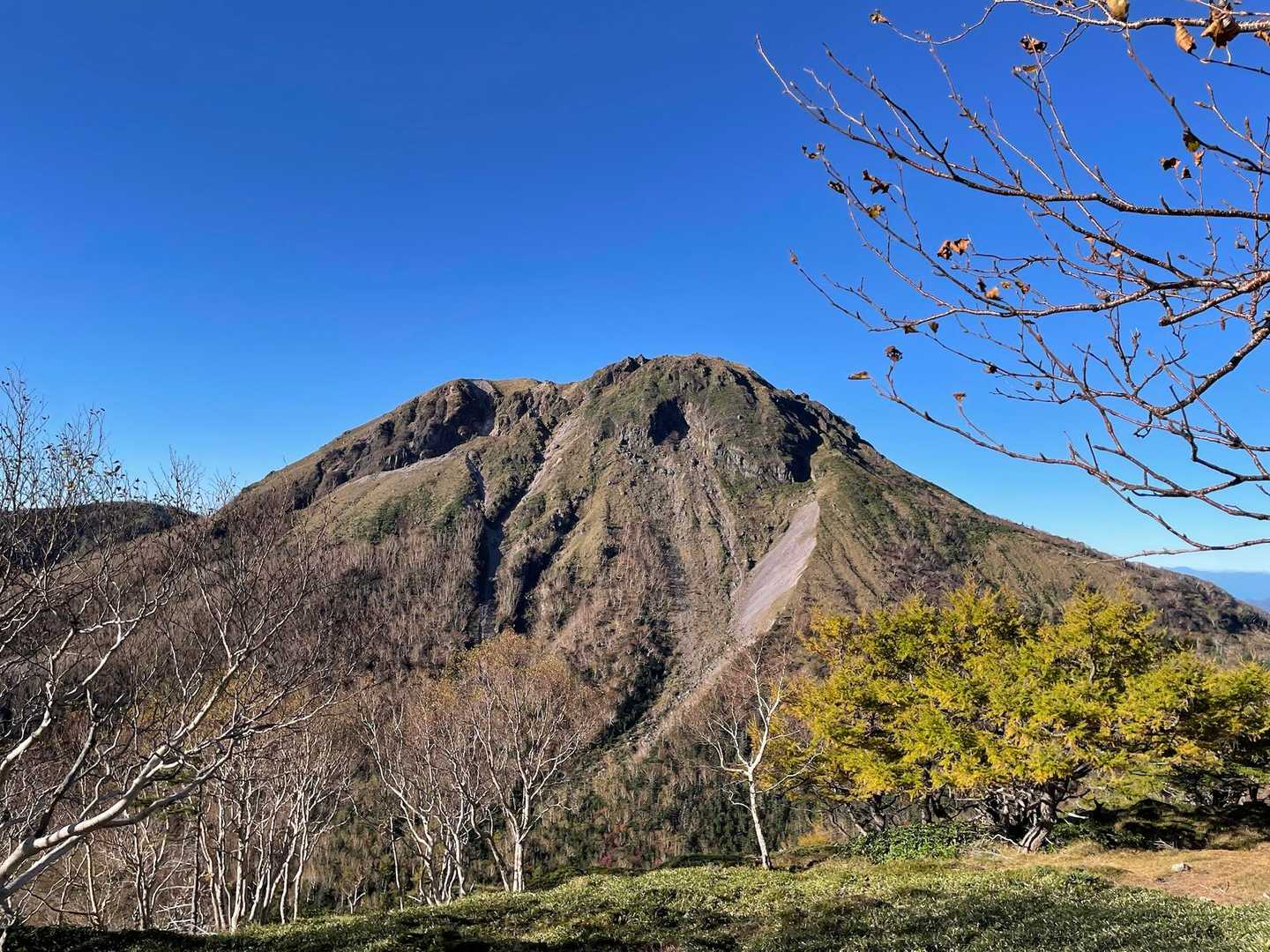 日光白根山⛰️
ここの山頂を目指します👍
