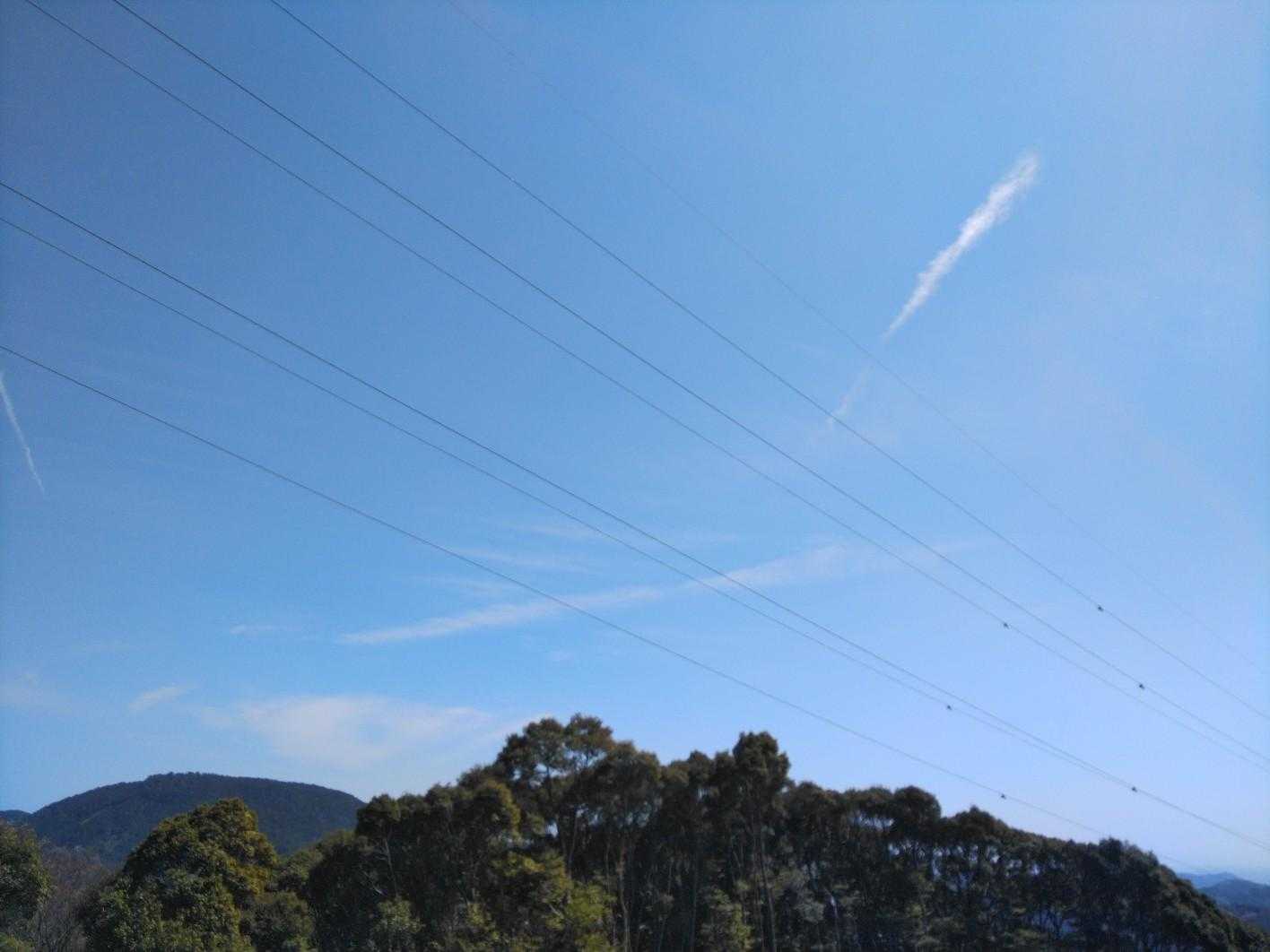 霞んではいるが善い空です