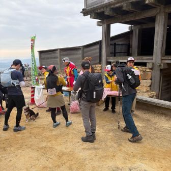 ピークハントチームはもう鬼ノ城山に着いたみたい
