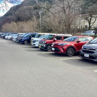下山です

大きな駐車場🅿️が
満車🈵状態です
