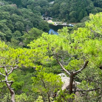 岩場を登って来ました
穂高湖とシェールミエールが見えました