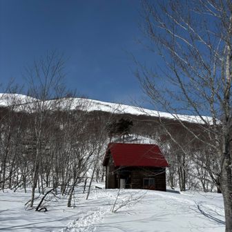 升沢小屋
赤い屋根が可愛らしい