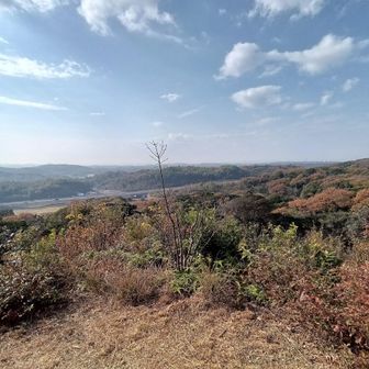 鍋山からの景色⛰️
鈴鹿の山が見えます。