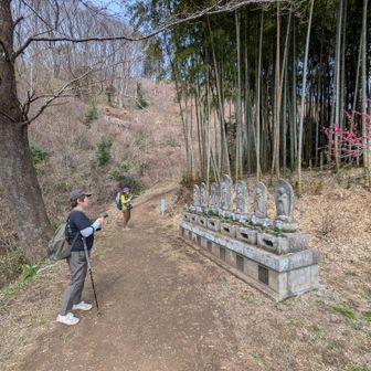 七地蔵様の お出迎え！