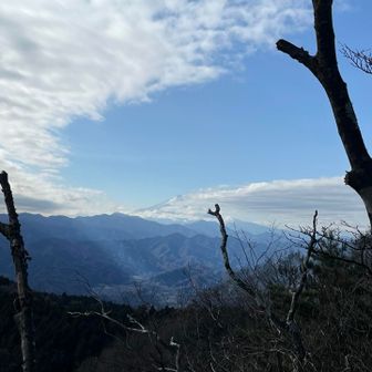 富士山が少し雲に隠れる