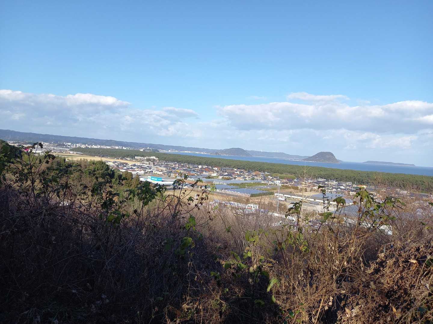 鏡山往復 | 唐津の美しい海を一望。登山口近くには「鏡山温泉」もの写真