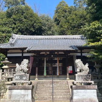 隣に住吉神社がありました。