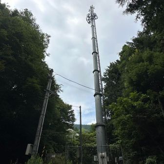 山梨方面へ向かう車線側