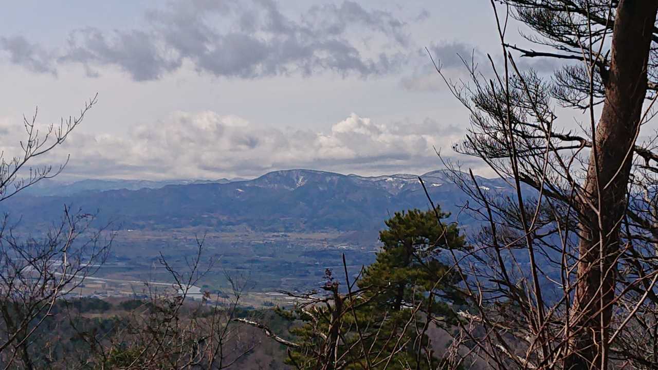 半田山が見えます⛰️
雪少なくなりました🌱