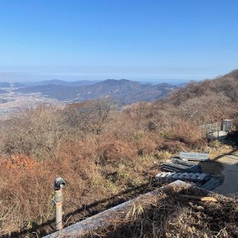 展望スペースからの眺め。あれが加波山？