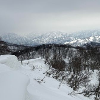 五頭山山頂
飯豊連峰は雲の中､､､残念😭
