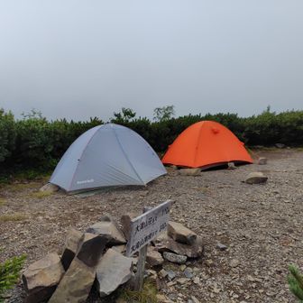 先ほど設営中の方いらした大滝山北峰
これは特等席ですね！今は残念ですが