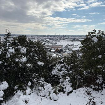 雪遊びも終わりとりあえず前一色山へ