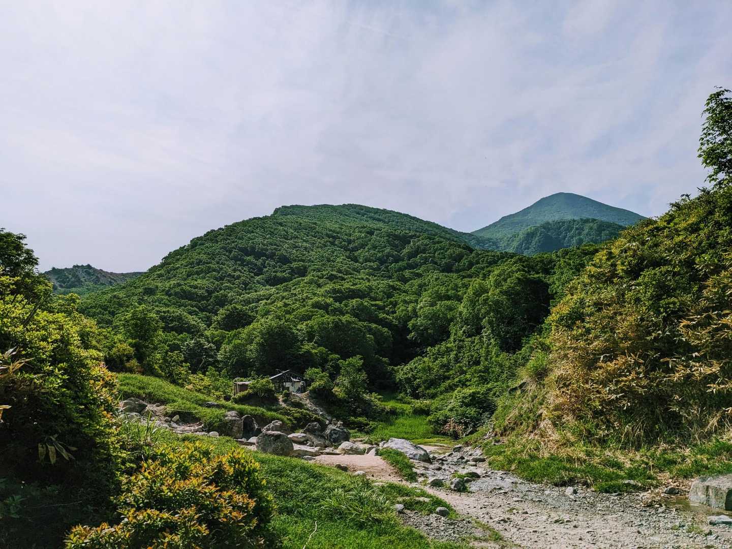 中ノ湯到着
もうちょい進んだところから分岐を右へ