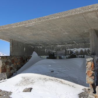避難小屋？は吹き溜まり