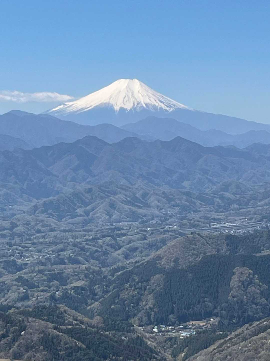 うーん素晴らしい👍軍刀利山山頂より