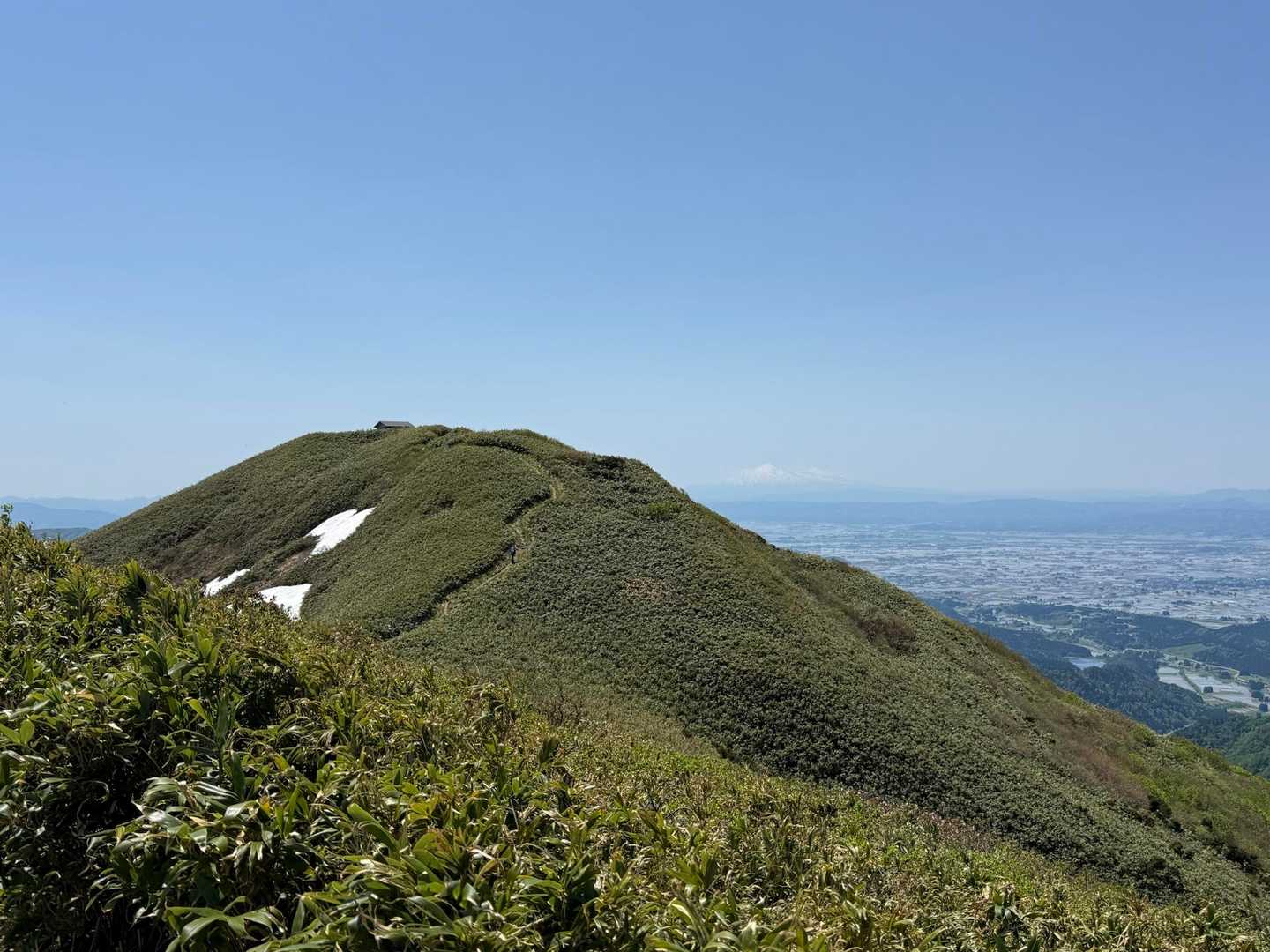 真昼岳の山頂ロックオン、真昼までにまは着きそう😁