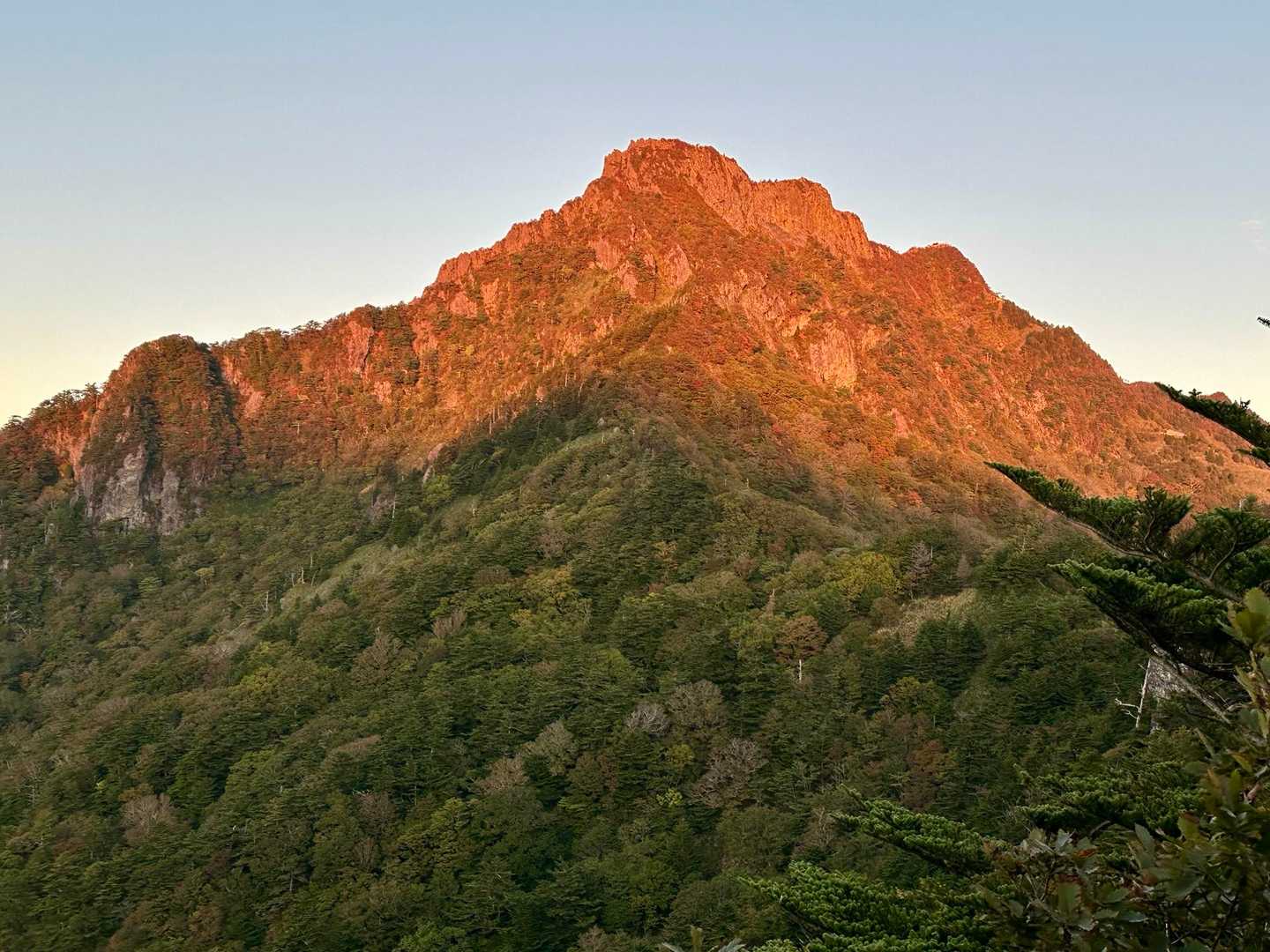 石鎚神社 土小屋遙拝殿-土小屋登山口-天狗岳-夜明峠-剣山 縦走コースの写真