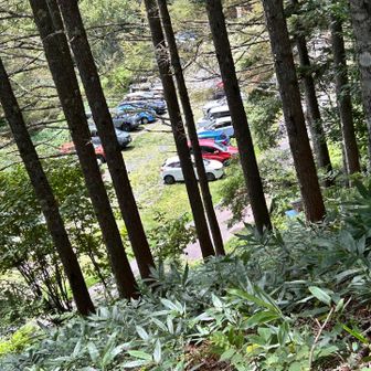 駐車場は賑やか
これから登る方も…

いつも整備が行き届いていて
登りやすいお山デス

今日もありがとうございました♪