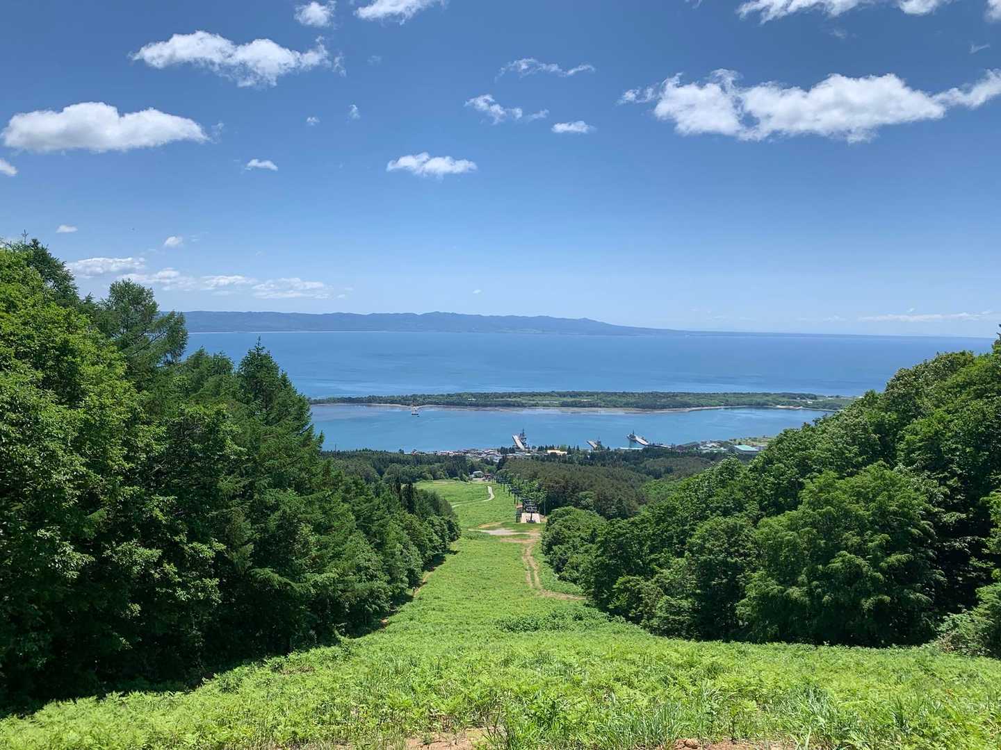少し登って振り返るときれい😍🤩むつ湾から下北半島の野辺地側が見えてます！