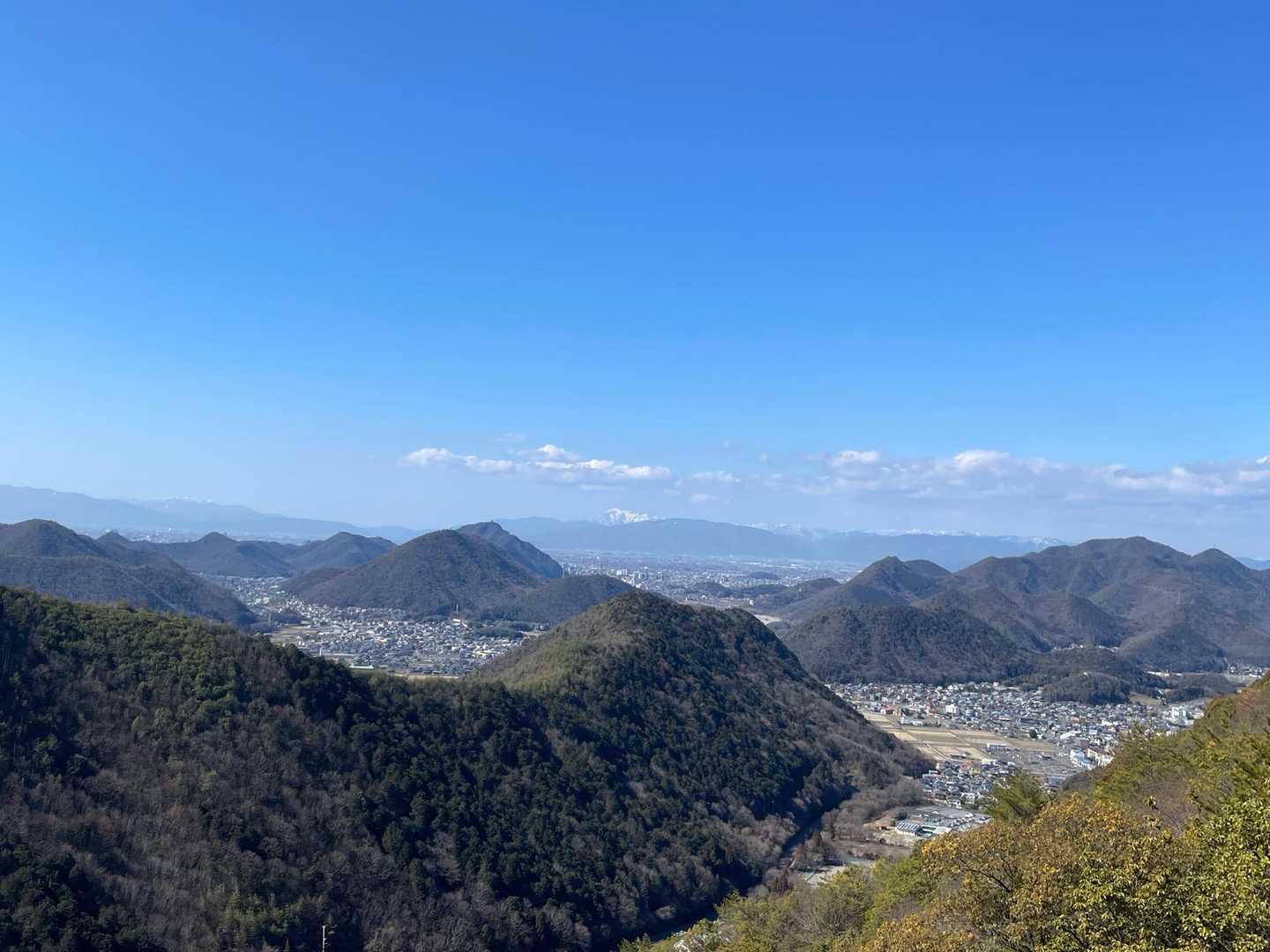 金華山　伊吹山　百々ヶ峰
西方面の眺望いいです