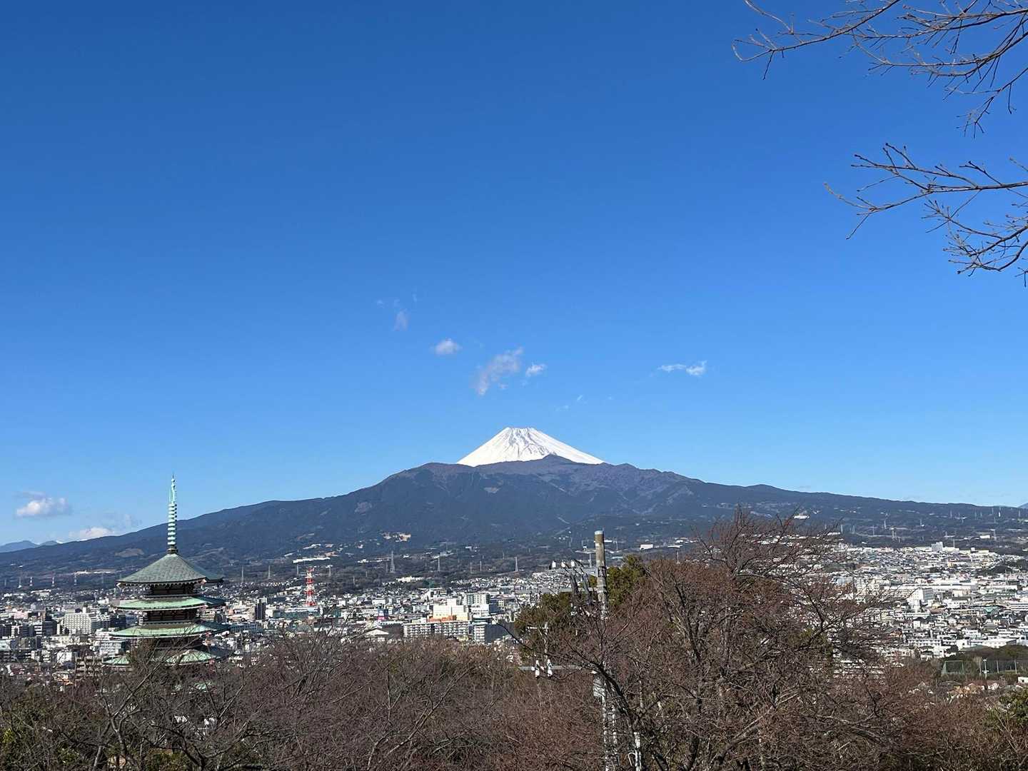 黒瀬バス停-香貫山-八重坂登り口-八重坂峠-横山-徳倉山- 縦走コースの写真