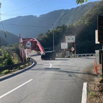 この橋を渡る