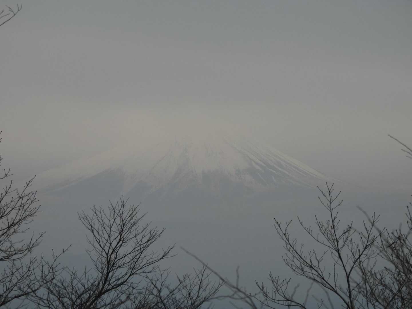 避難小屋から見る富士山も綺麗です