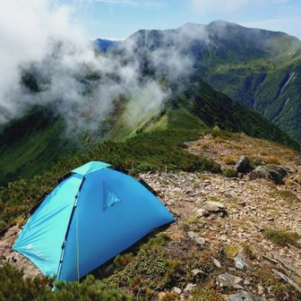 山頂側に昨夕ご挨拶したYさん(非SNS)🏕️
南側に今朝ご挨拶したハレノヒさん🏕️
たまたまお声がけしたお二人が両隣に✨️