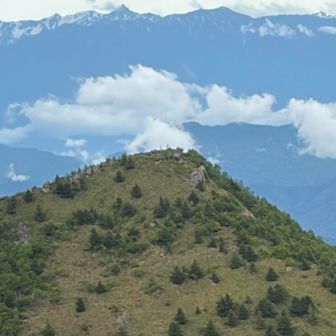 烏帽子岳の彼方には槍